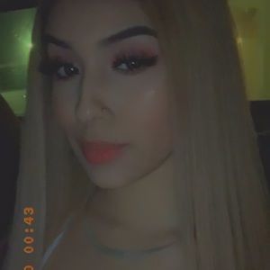 Meet your Posher, Alyssa